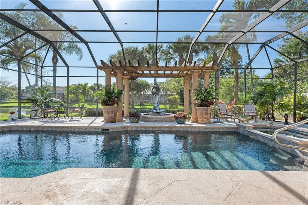 481 Crestwood LN NAPLES, FL 34113