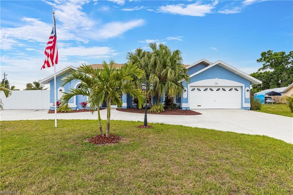 708 Arianne CT LEHIGH ACRES, FL 33936