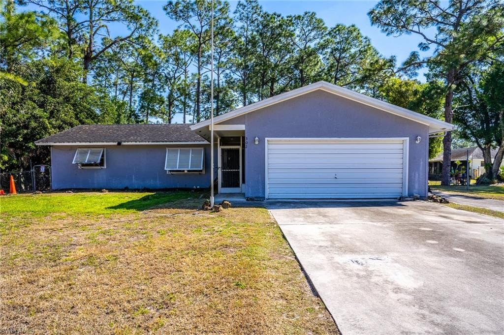 302 Mcarthur AVE LEHIGH ACRES, FL 33936