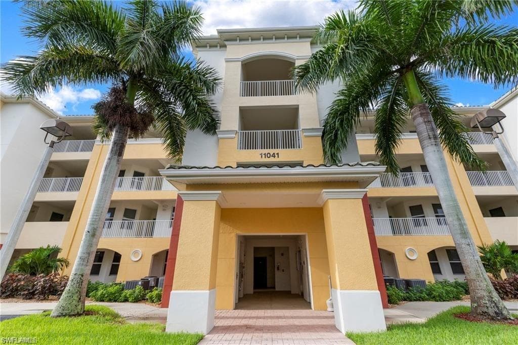 11021 Gulf Reflections DR 102 FORT MYERS, FL 33908