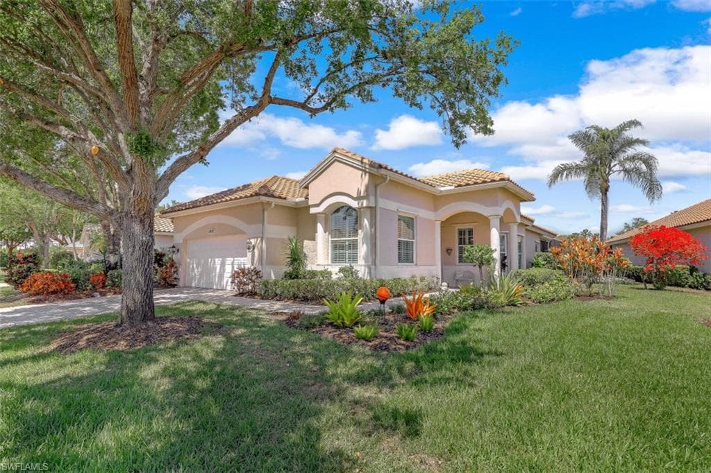 24717 Hollybrier LN BONITA SPRINGS, FL 34134