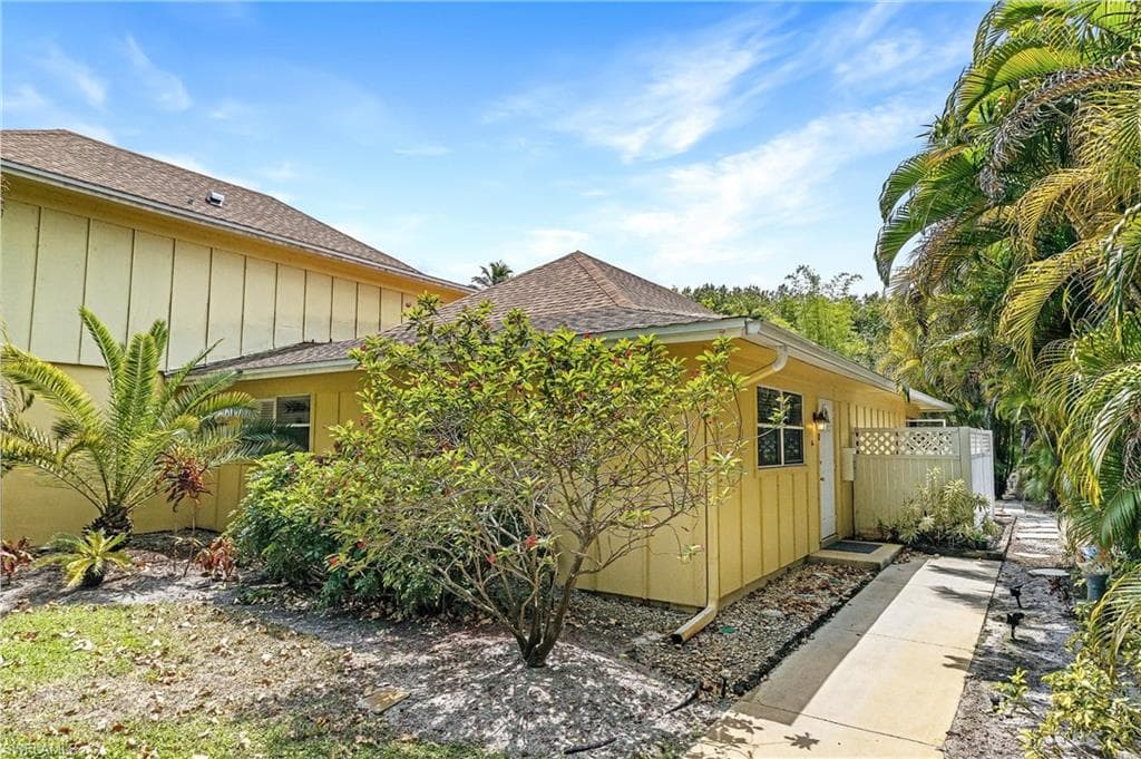 1210 Shady Rest LN 10 NAPLES, FL 34103