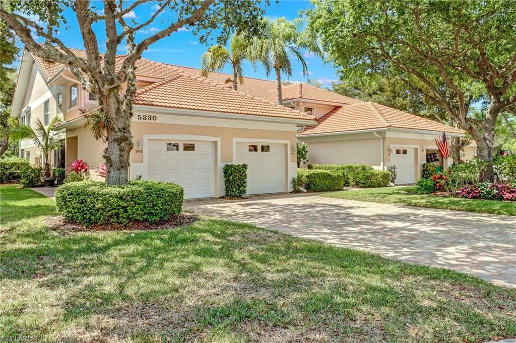 5330 Andover DR 201 NAPLES, FL 34110