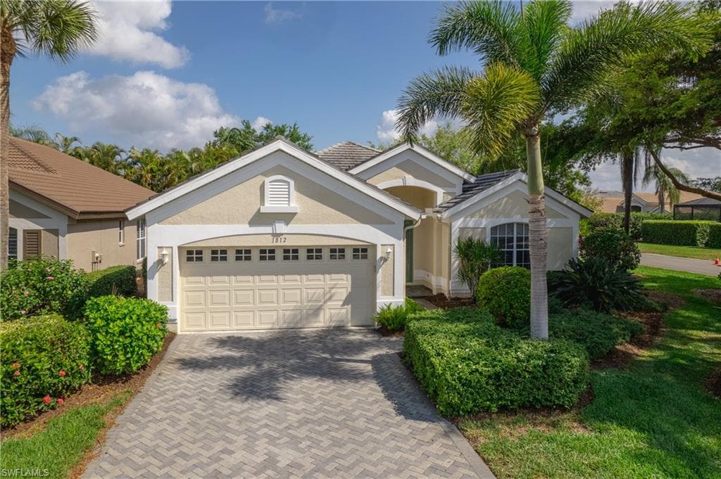 1812 Winding Oaks WAY NAPLES, FL 34109