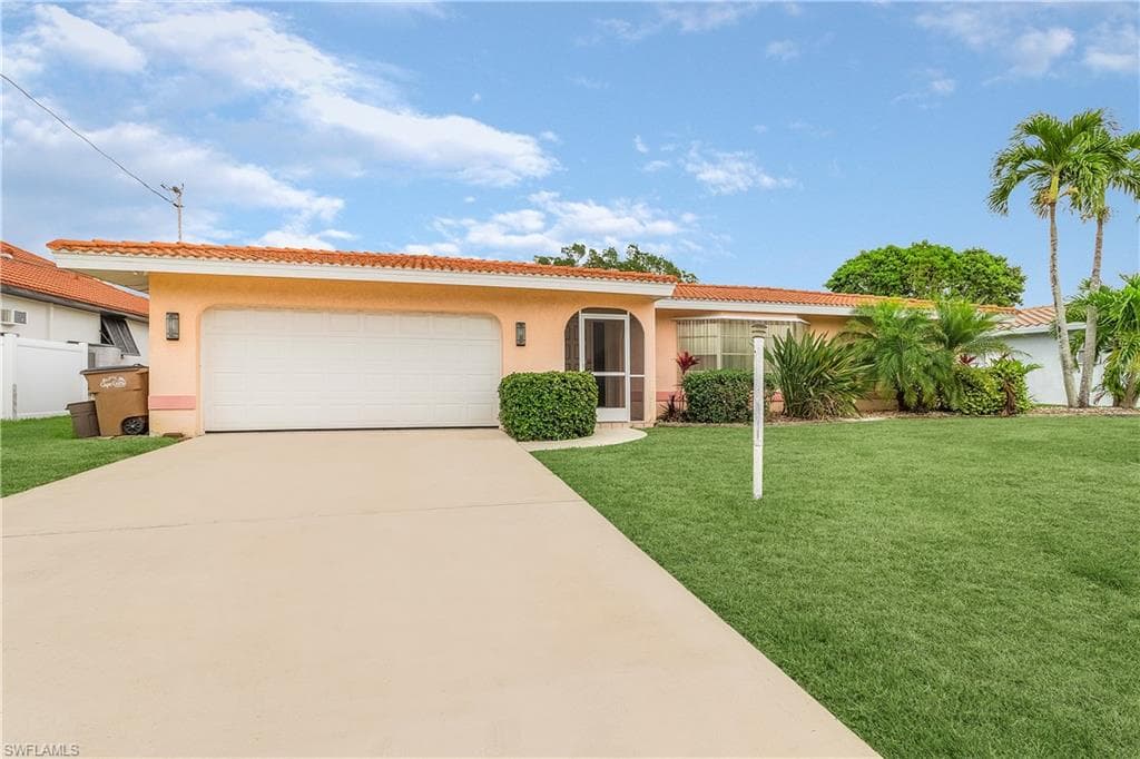837 Monticello CT CAPE CORAL, FL 33904