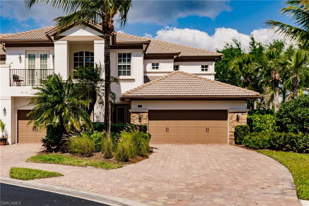8085 Players Cove DR 102 NAPLES, FL 34113