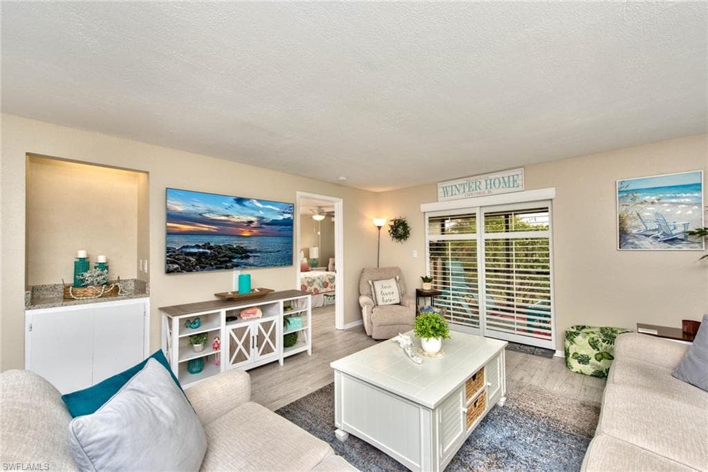 3917 Country Club BLVD 104 CAPE CORAL, FL 33904