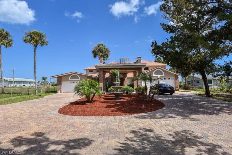 2301 S Palmetto AVE SOUTH DAYTONA, FL 32119