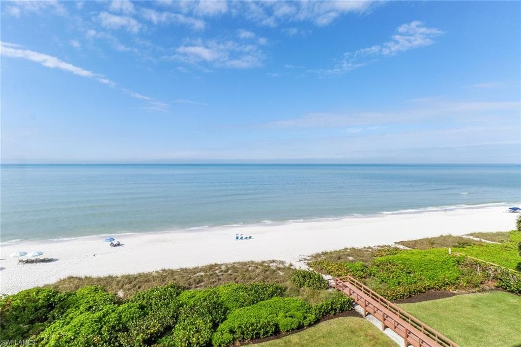 9375 Gulf Shore DR N 602 NAPLES, FL 34108