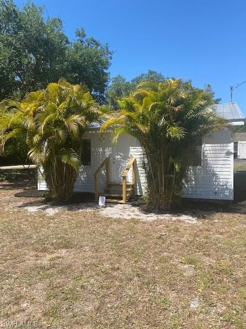 564 Clark ST NORTH FORT MYERS, FL 33903