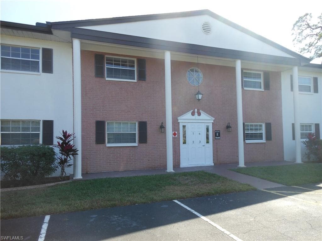 7049 New Post DR 7 NORTH FORT MYERS, FL 33917