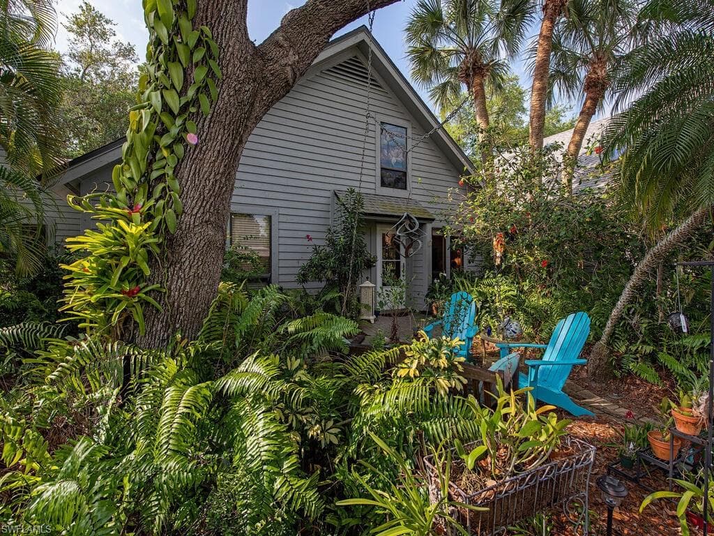 1351 Solana RD M-2 NAPLES, FL 34103