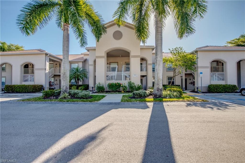 19991 Barletta LN 1914 ESTERO, FL 33928