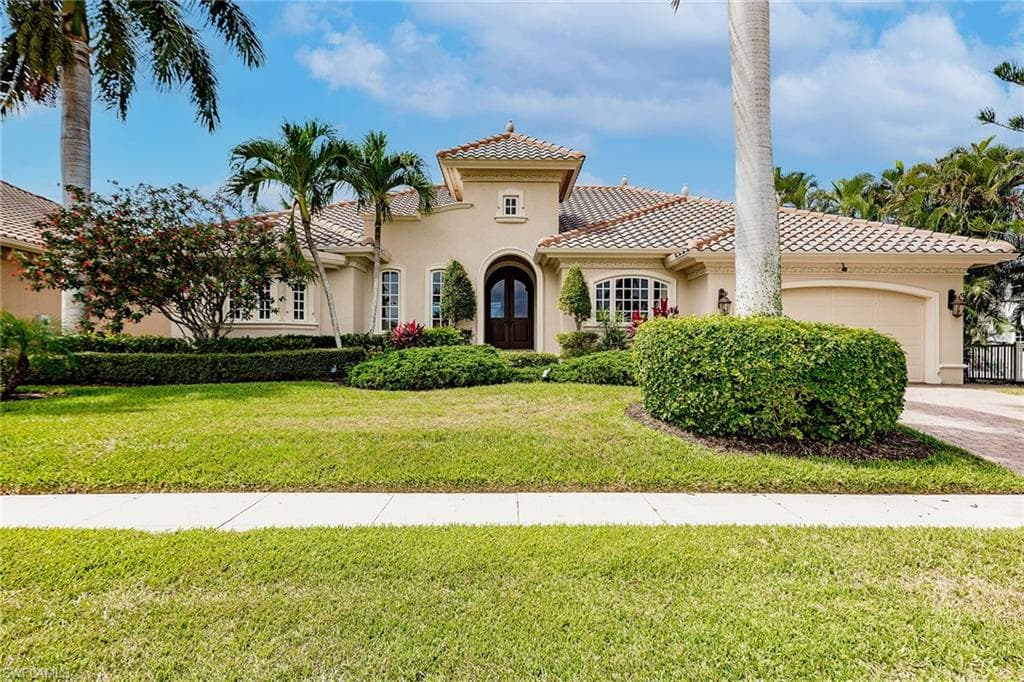 460 Pheasant CT MARCO ISLAND, FL 34145