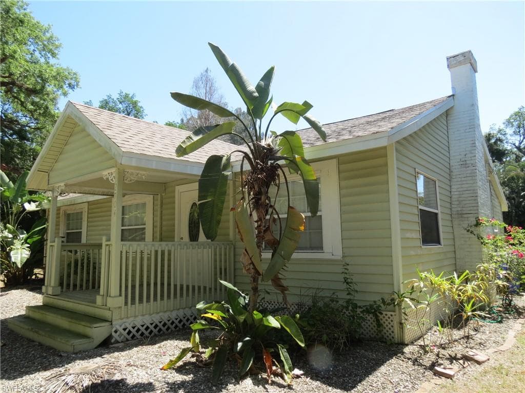 2704 Second ST FORT MYERS, FL 33916