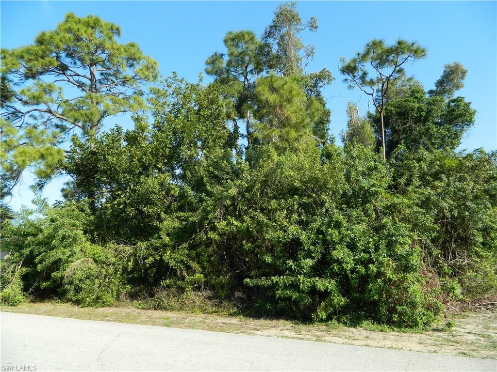 8121 Harrisburg DR FORT MYERS, FL 33967