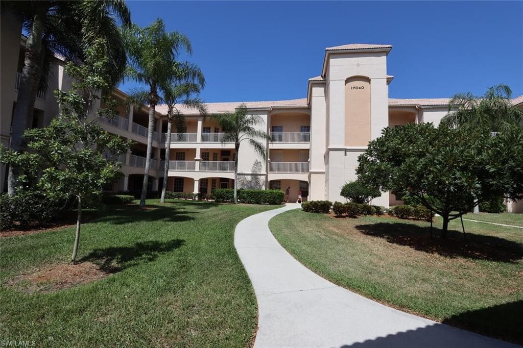 17040 Willowcrest WAY 105 FORT MYERS, FL 33908