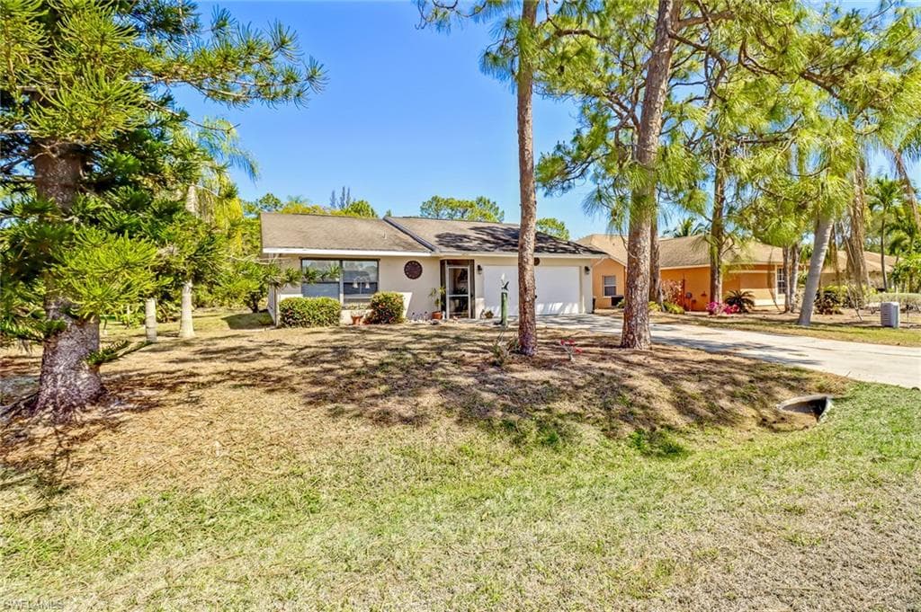 10301 St Patrick LN BONITA SPRINGS, FL 34135