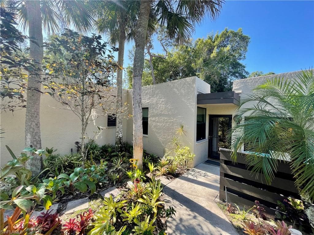 202 Pinebrook DR FORT MYERS, FL 33907
