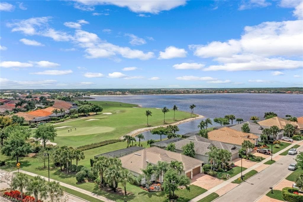 9015 Graphite CIR NAPLES, FL 34120