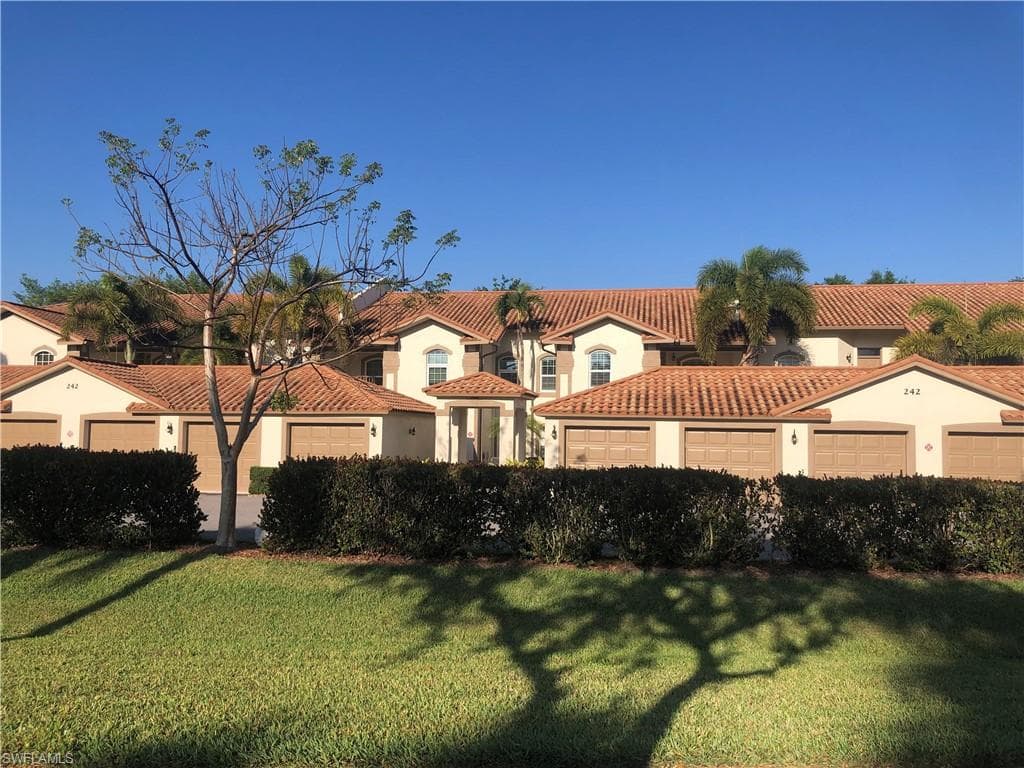 242 Newport DR 510 NAPLES, FL 34114
