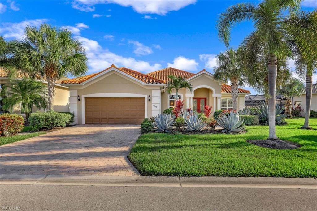 9096 Graphite CIR NAPLES, FL 34120