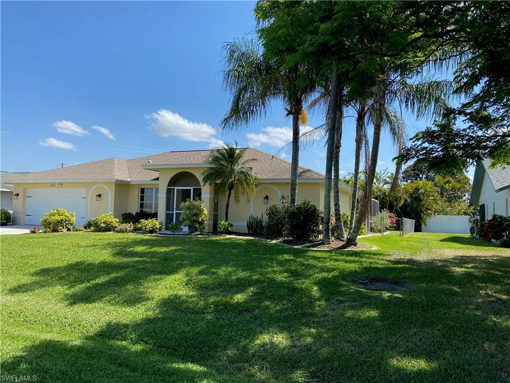 425 SE 9th PL CAPE CORAL, FL 33990