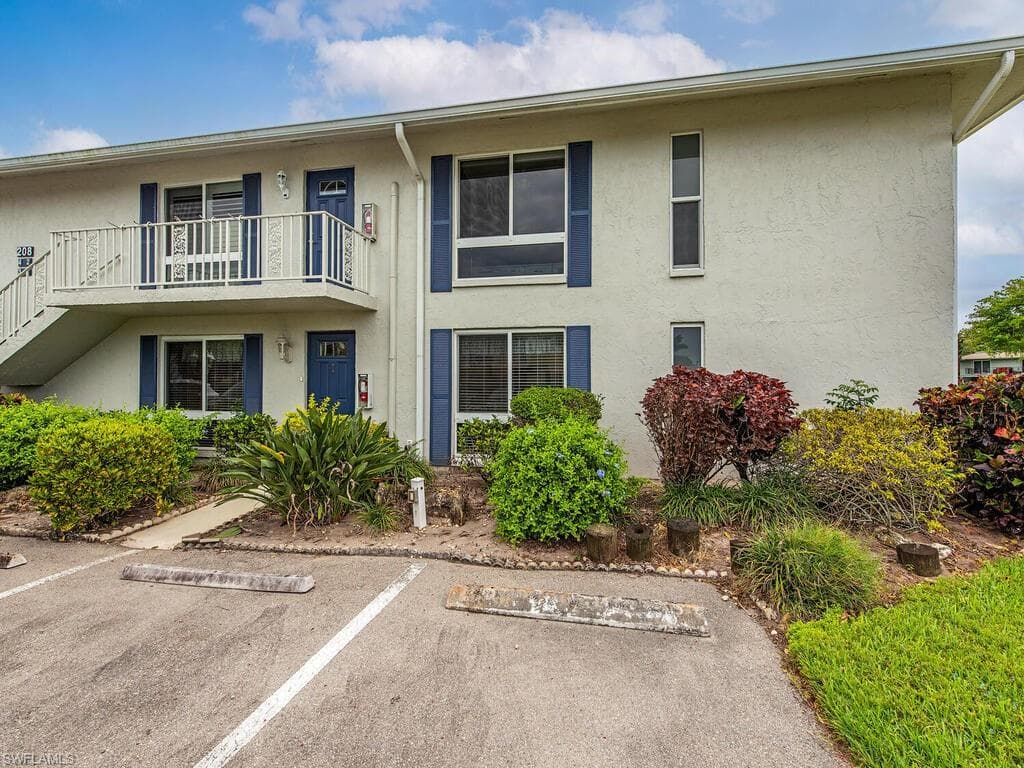208 Peppermint LN 1 NAPLES, FL 34112