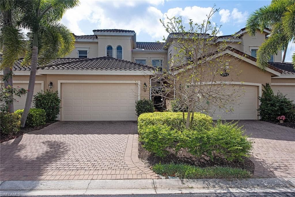 3093 Aviamar CIR 203 NAPLES, FL 34114
