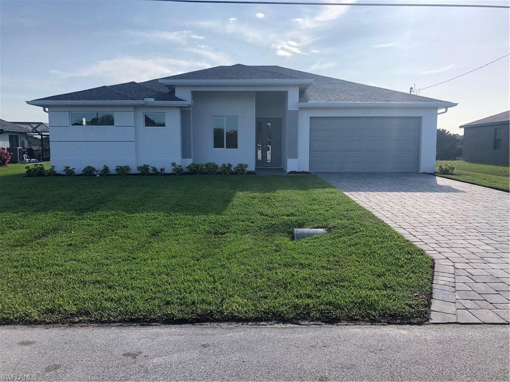 615 SW 8th CT CAPE CORAL, FL 33991