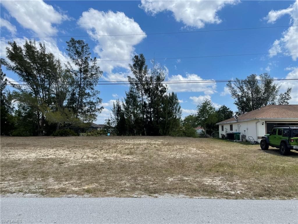 3223 SW 11th CT CAPE CORAL, FL 33914