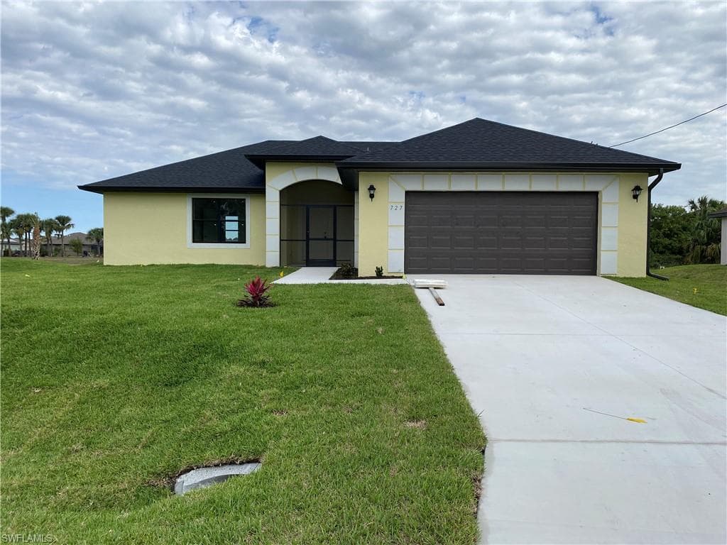 725 Sawyer ST LEHIGH ACRES, FL 33974