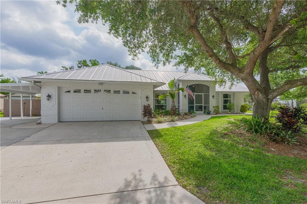 1891 Carbonata DR ALVA, FL 33920