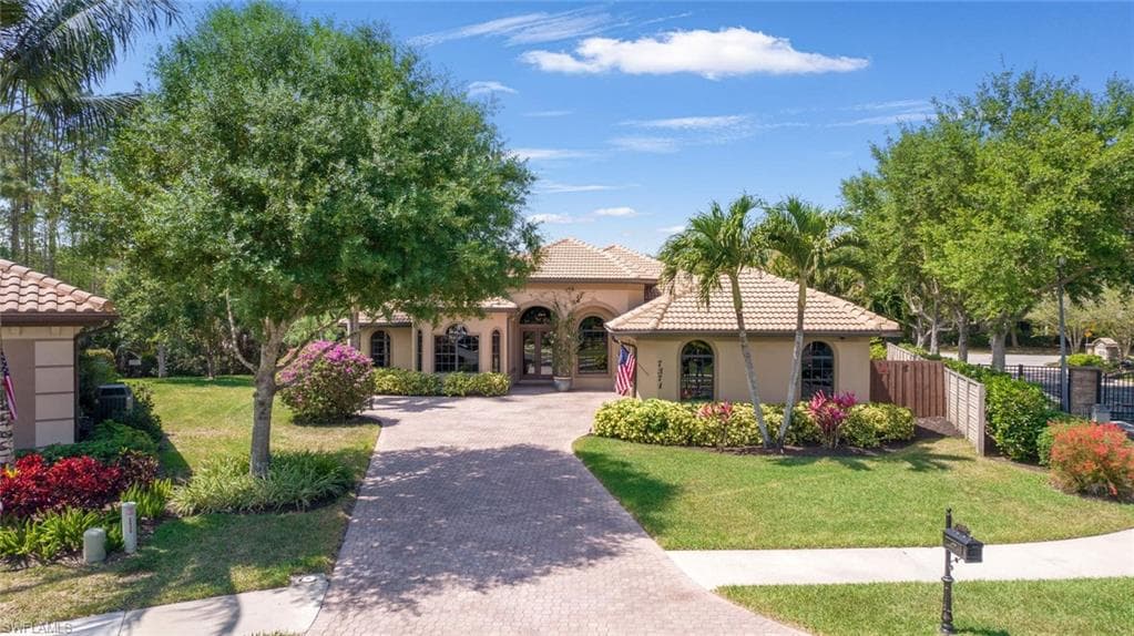 7371 Acorn WAY NAPLES, FL 34119