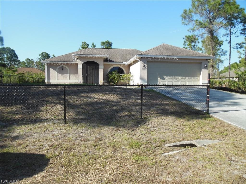 1065 Barnett ST E LEHIGH ACRES, FL 33974