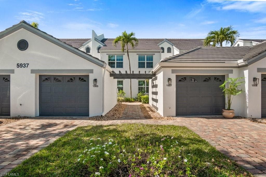 5937 Sand Wedge LN 1503 NAPLES, FL 34110