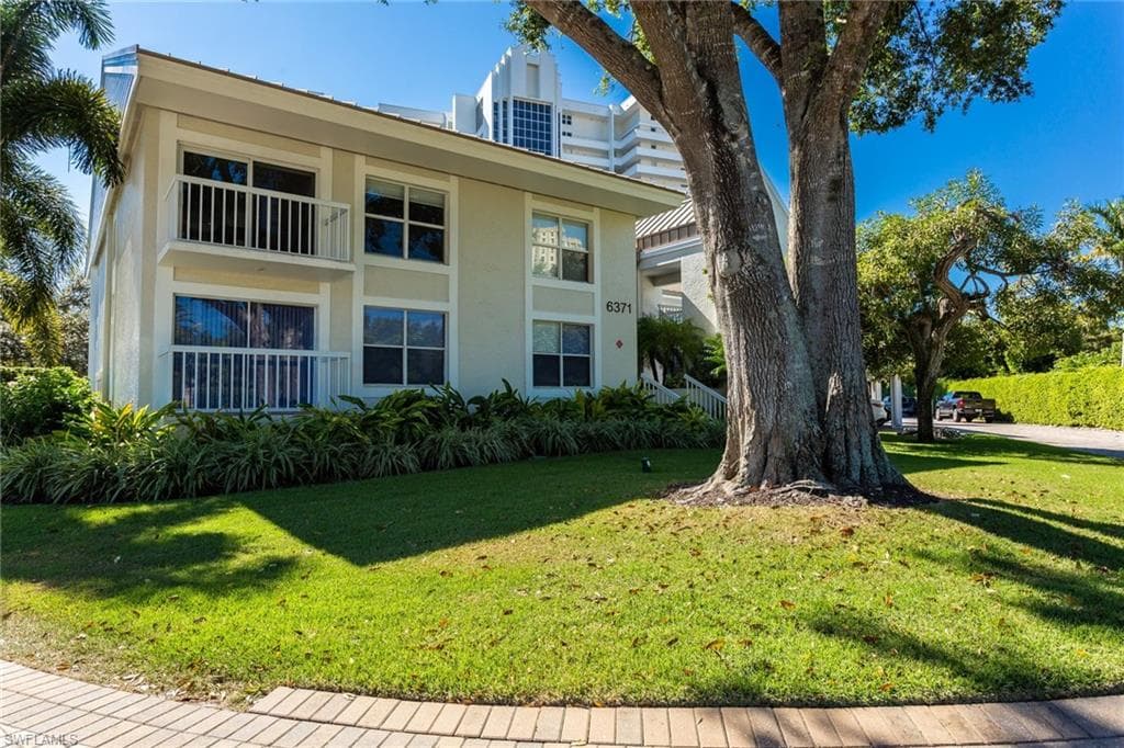 6371 Pelican Bay BLVD 1-N-1 NAPLES, FL 34108