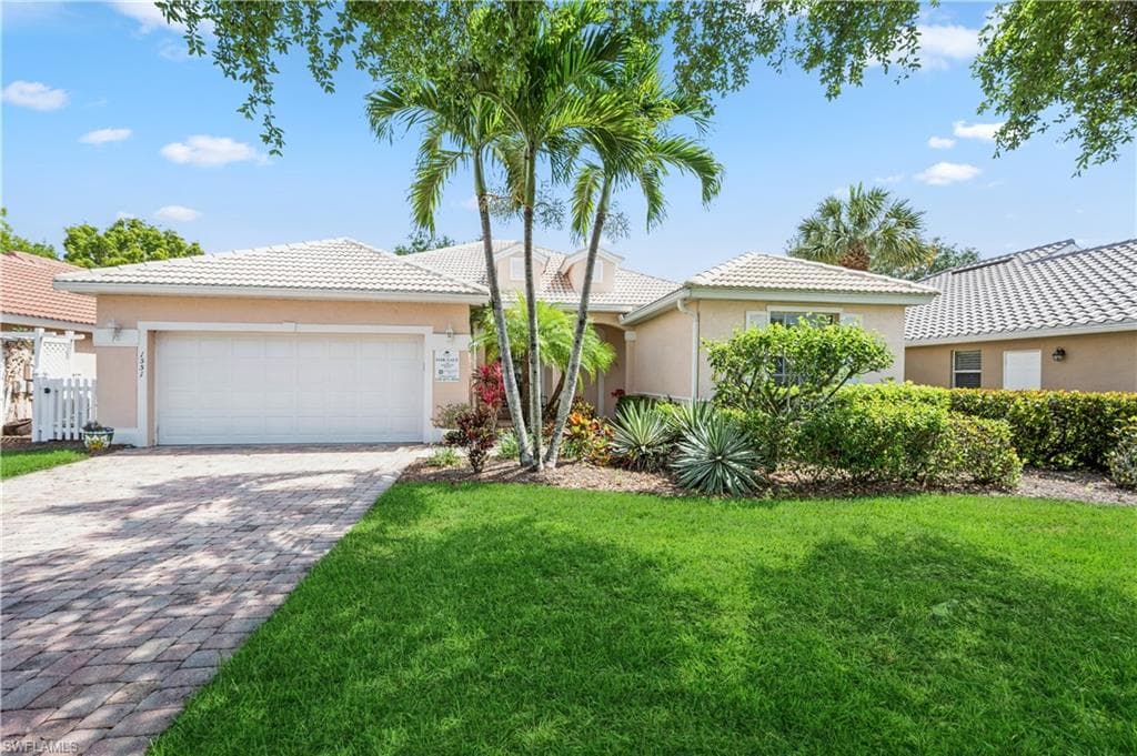 1551 Whispering Oaks CIR NAPLES, FL 34110