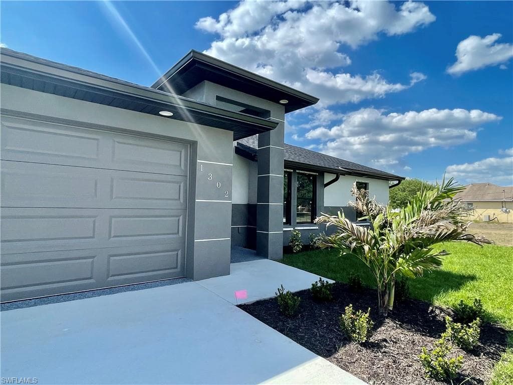 1302 NE 2nd PL CAPE CORAL, FL 33909