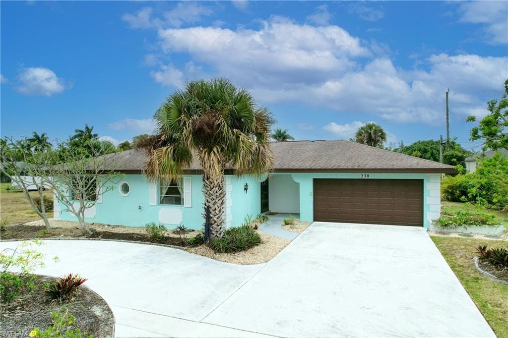 230 SE 44th TER CAPE CORAL, FL 33904