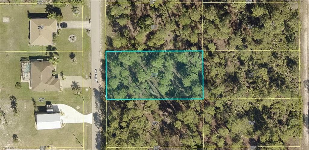 1204 Moore AVE LEHIGH ACRES, FL 33972