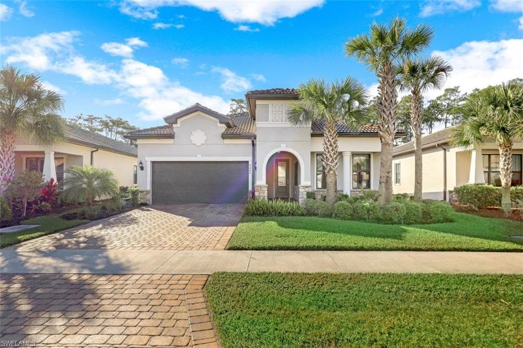9406 GREYHAWK TRL NAPLES, FL 34120