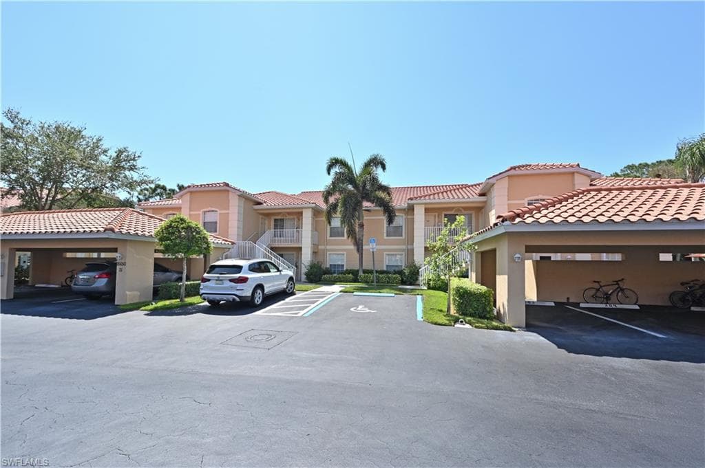 26650 Rosewood Pointe CIR 204 BONITA SPRINGS, FL 34135