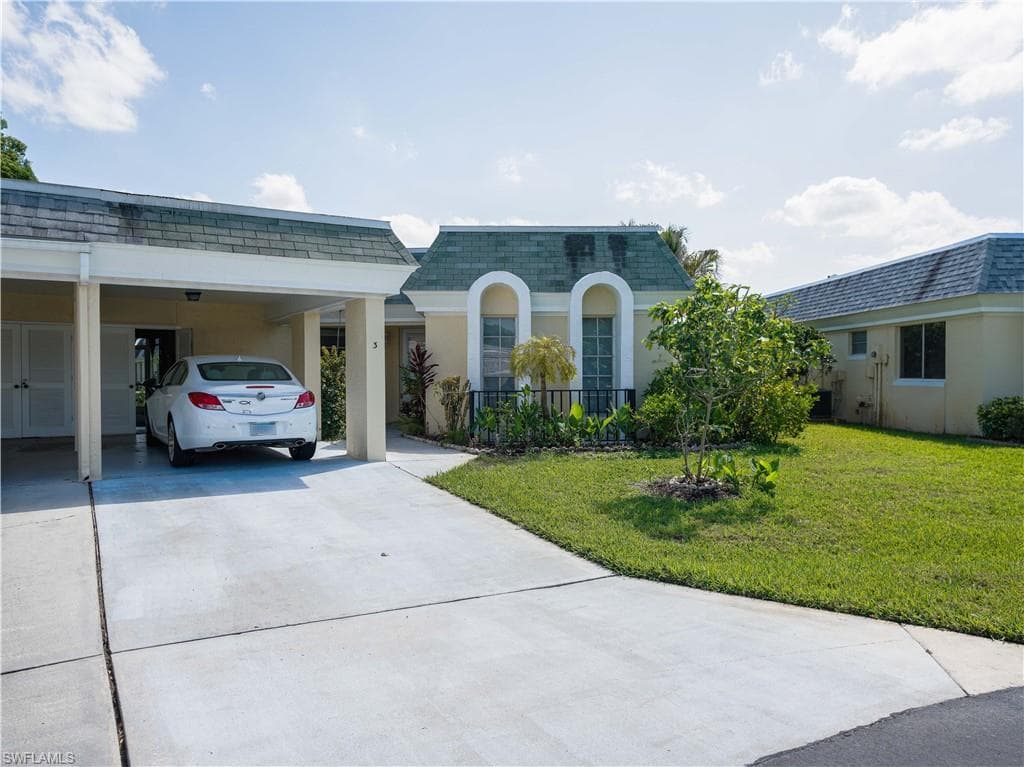3 Plaza CT LEHIGH ACRES, FL 33936