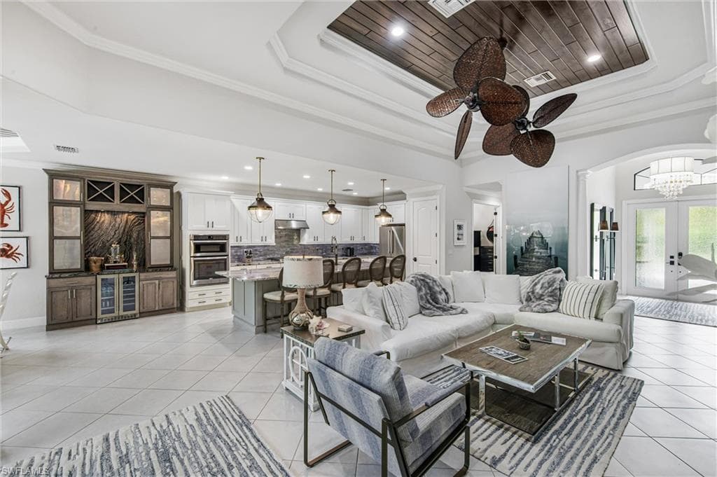 10072 Venice CT NAPLES, FL 34119