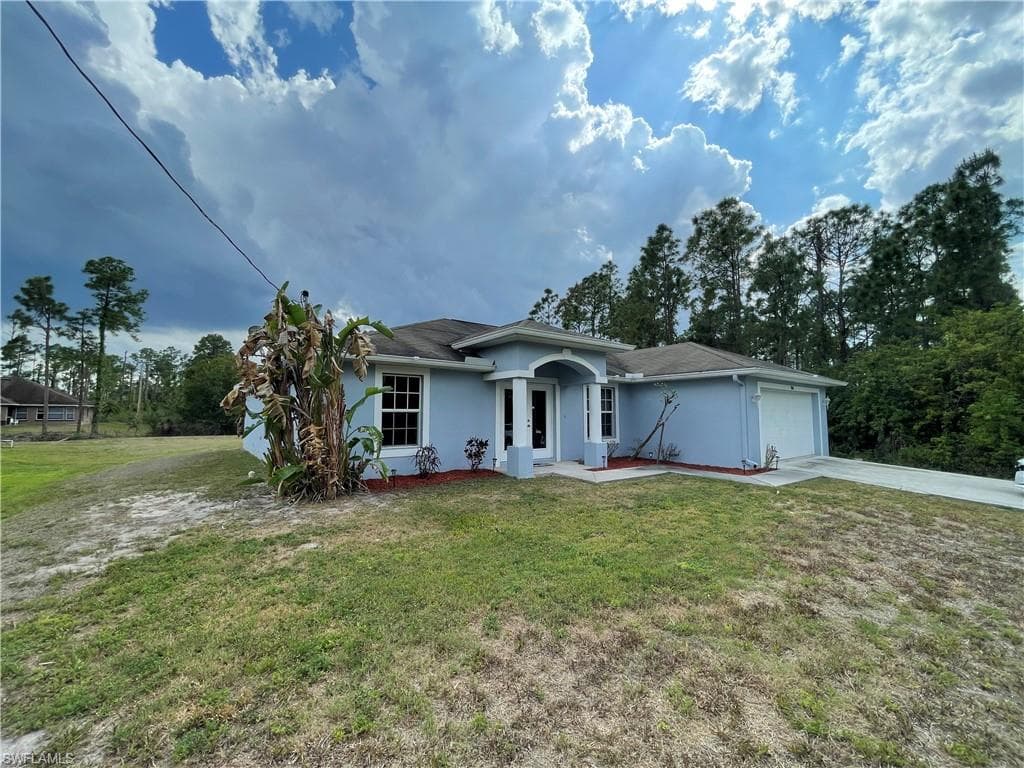 940 Belmont ST E LEHIGH ACRES, FL 33974