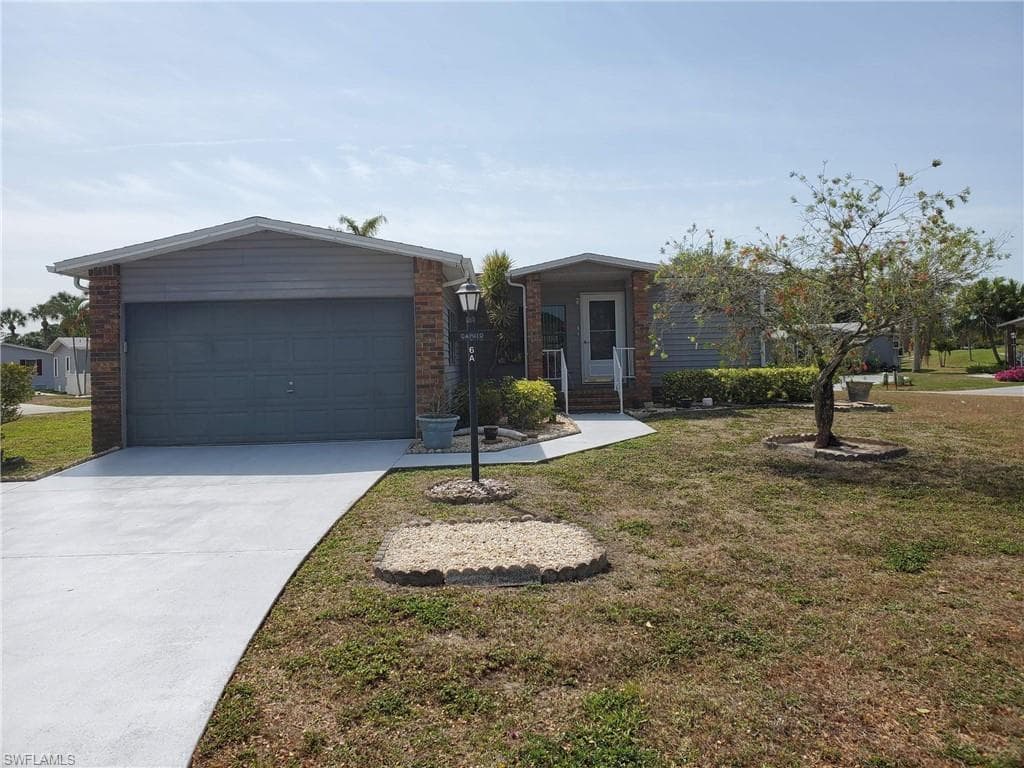 10047 Broken Woods CT NORTH FORT MYERS, FL 33903