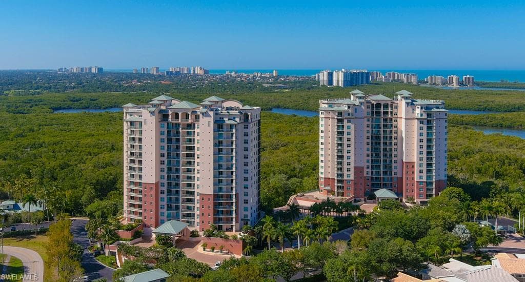 445 Cove Tower DR 1404 NAPLES, FL 34110