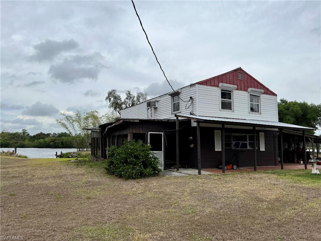 2111 Gardner CT ALVA, FL 33920