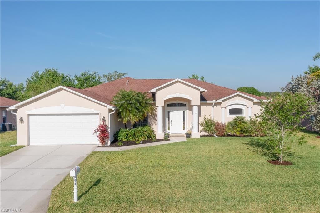 2563 Nature Pointe LOOP FORT MYERS, FL 33905